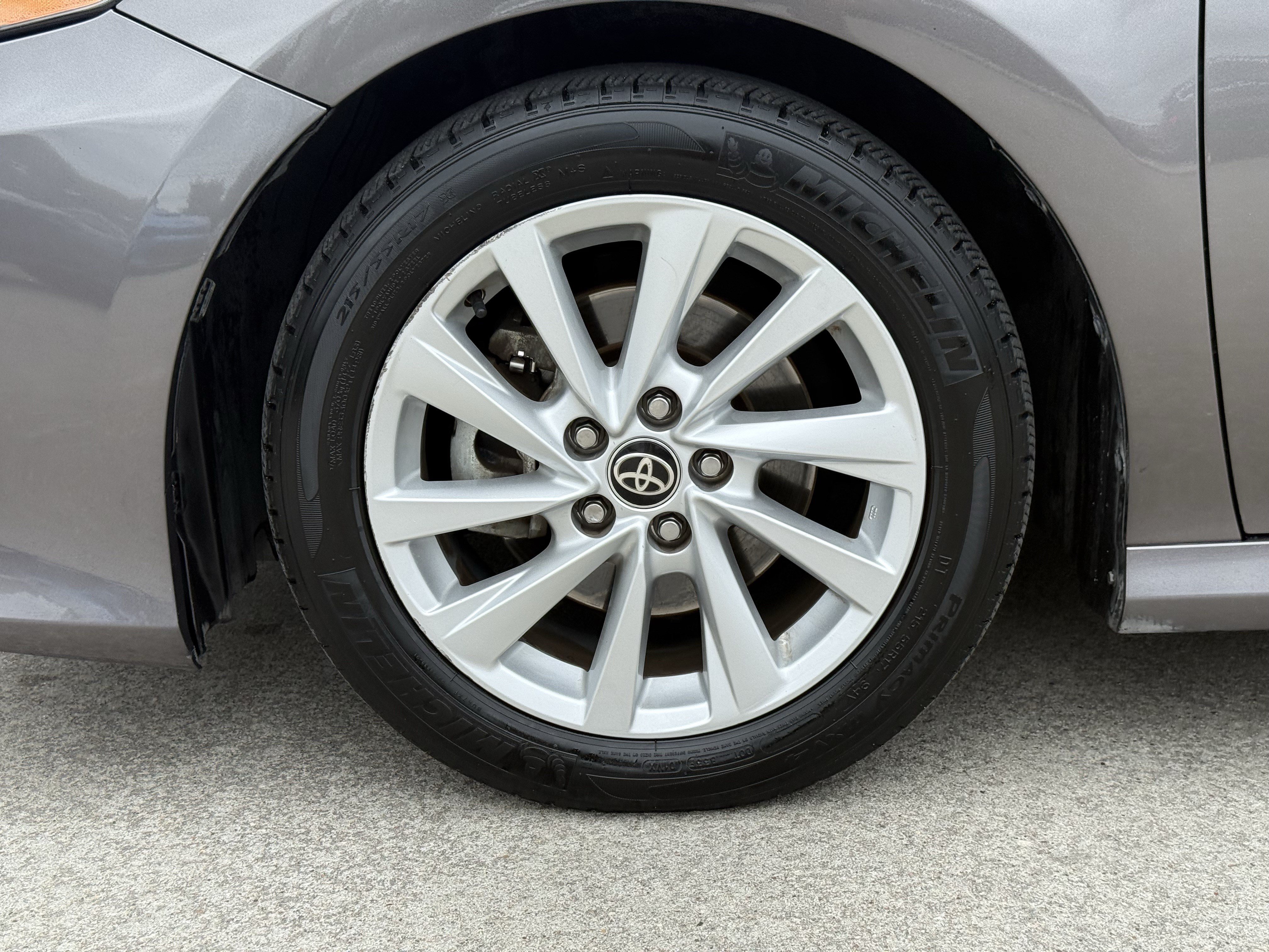 Used 2022 Toyota Camry LE FWD image 12