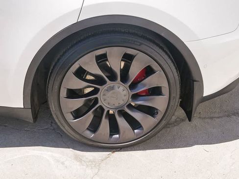 Used 2022 Tesla Model Y Performance AWD/4WD image 6