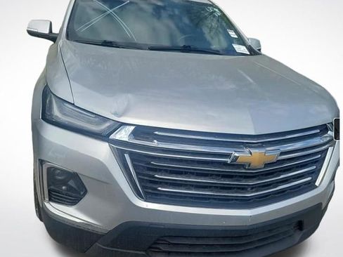 Used 2022 Chevrolet Traverse LT w/ LT Premium Package image 6