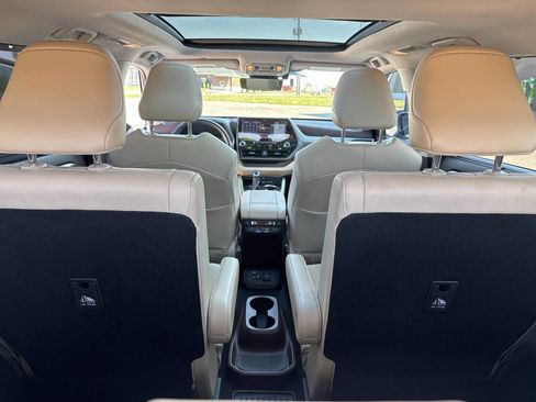 Used 2021 Toyota Highlander Platinum image 54