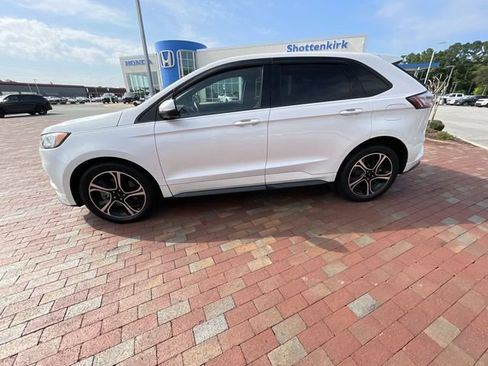 Used 2019 Ford Edge ST w/ Cold Weather Package AWD/4WD image 30
