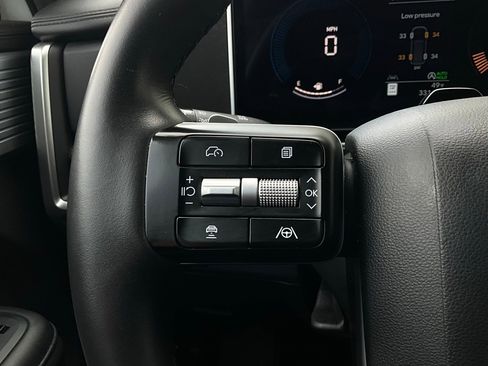 Used 2025 Hyundai Santa Fe SEL image 33