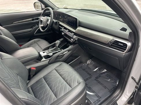 Used 2025 Kia Telluride EX X-Line image 37