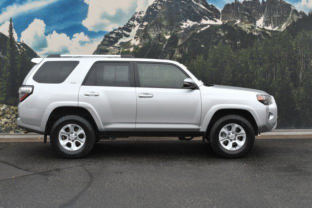 Certified 2024 Toyota 4Runner SR5 Premium w/ Moonroof Package AWD/4WD image 2