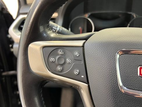 Used 2021 GMC Acadia Denali w/ Denali Ultimate Package image 19