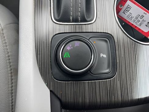 Used 2018 GMC Acadia SLT image 19