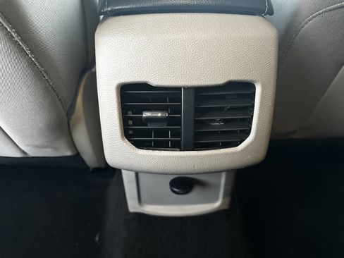 Used 2020 Ford Fusion SE image 24