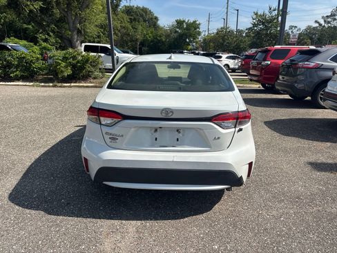 Used 2022 Toyota Corolla LE FWD image 6