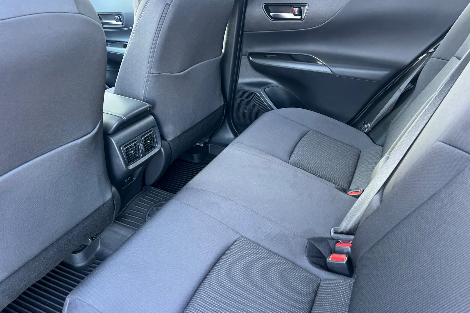 Certified 2024 Toyota Venza LE AWD/4WD image 12