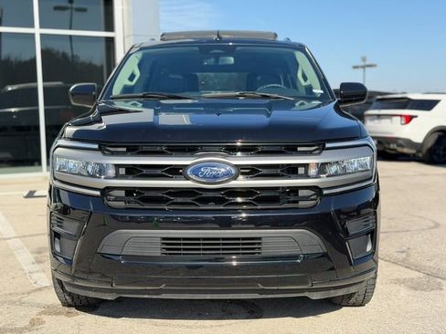 Used 2024 Ford Expedition Max XLT image 2