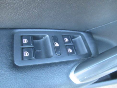 Used 2021 Volkswagen Passat 2.0T SE image 16