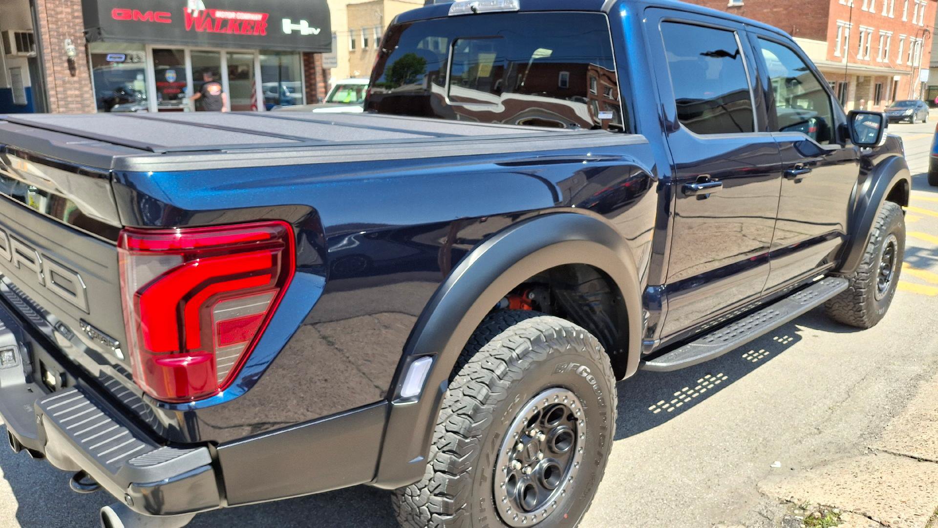 Used 2025 Ford F150 Raptor AWD/4WD image 7