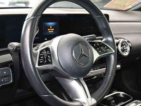 Used 2025 Mercedes-Benz CLA 250 image 14