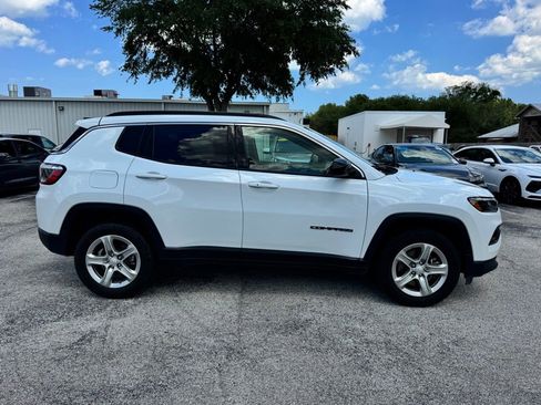 Used 2024 Jeep Compass Latitude AWD/4WD image 7