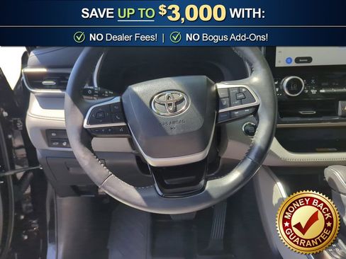 Used 2023 Toyota Highlander Limited image 18