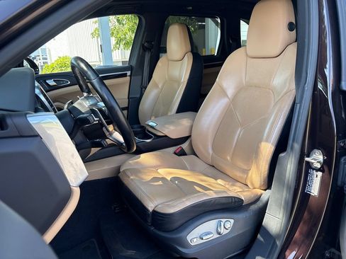Used 2016 Porsche Cayenne AWD/4WD image 13