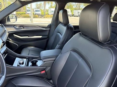 New 2026 Jeep Grand Cherokee L Limited RWD image 21
