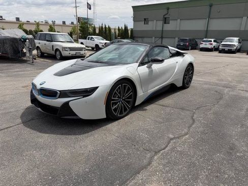 Used 2019 BMW i8 Roadster AWD/4WD image 2
