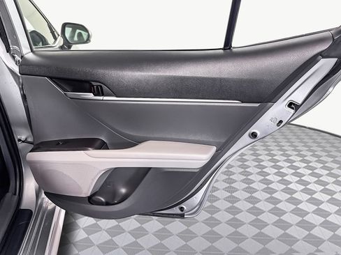 Used 2023 Toyota Camry SE image 27