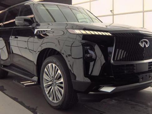 Certified 2025 INFINITI QX80 Luxe image 3