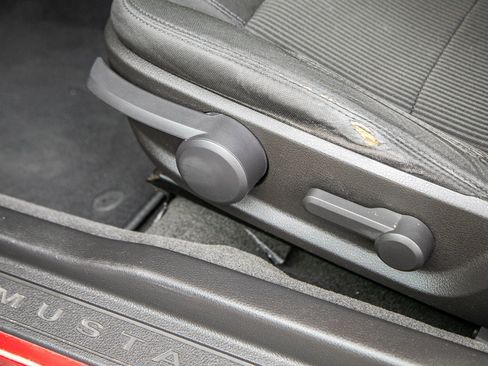 Used 2012 Ford Mustang Coupe image 27