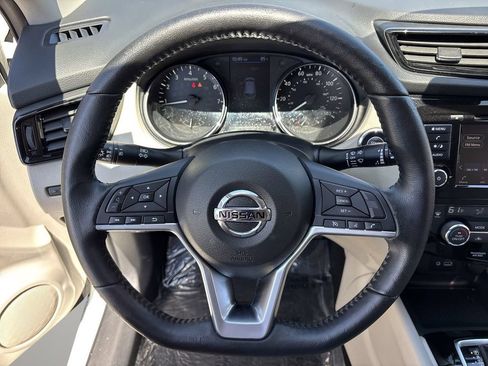 Used 2021 Nissan Rogue Sport SV FWD image 27