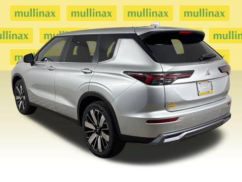 Used 2026 Mitsubishi Outlander SE FWD image 8