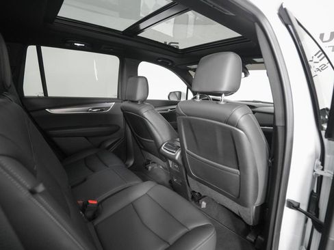 Used 2025 Cadillac XT6 Luxury FWD image 18