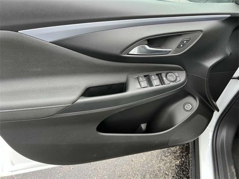 Used 2025 Buick Envista Preferred w/ Convenience I Package image 16