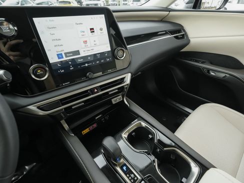 Used 2024 Lexus RX 350 FWD w/ Technology Package image 10