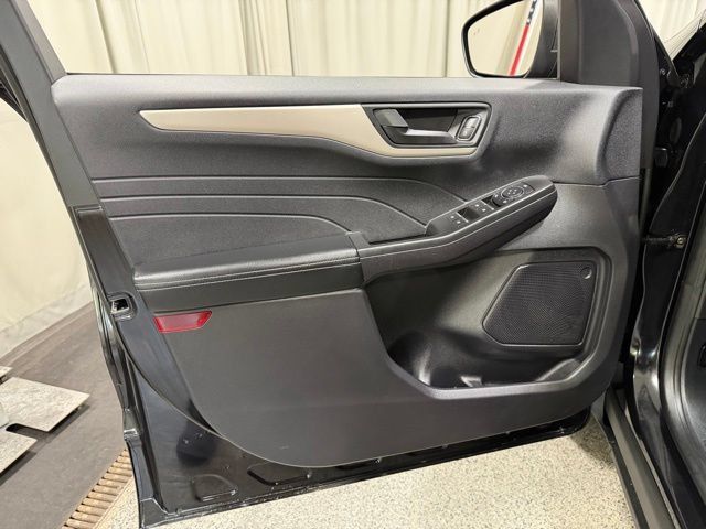 Used 2022 Ford Escape SE w/ Convenience Package AWD/4WD image 17