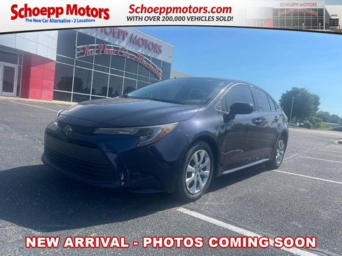 Used 2024 Toyota Corolla LE FWD image 1