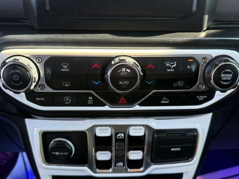 Used 2023 Jeep Wrangler Unlimited Sport AWD/4WD image 33