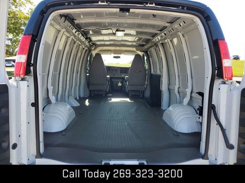 New 2025 GMC Savana 3500 Extended w/ Driver Convenience Package image 22