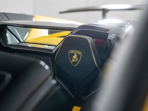 Used 2016 Lamborghini Aventador LP 750-4 Superveloce AWD/4WD image 15