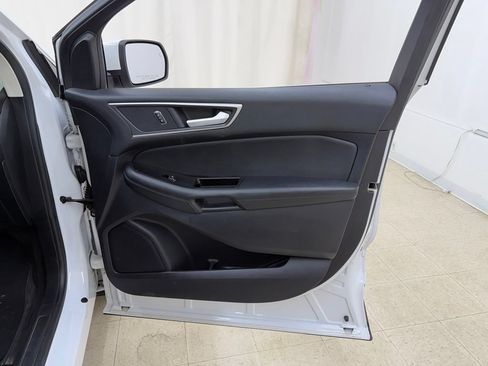 Used 2020 Ford Edge SEL w/ Cold Weather Package AWD/4WD image 9