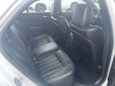 Used 2014 Chrysler 300 S w/ Luxury Group image 13