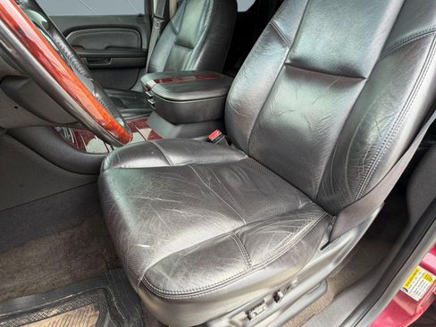 Used 2009 Cadillac Escalade AWD image 5