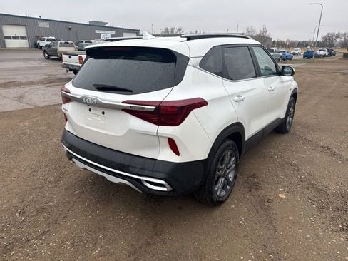 Used 2023 Kia Seltos S image 7