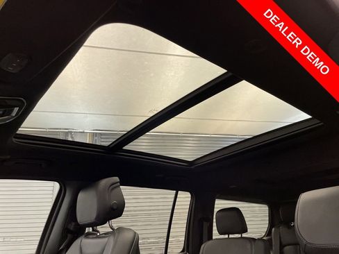 New 2025 Jeep Wagoneer Series II w/ Premium Group I image 17