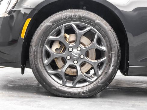 Used 2022 Chrysler 300 Touring w/ Sport Appearance Package image 42