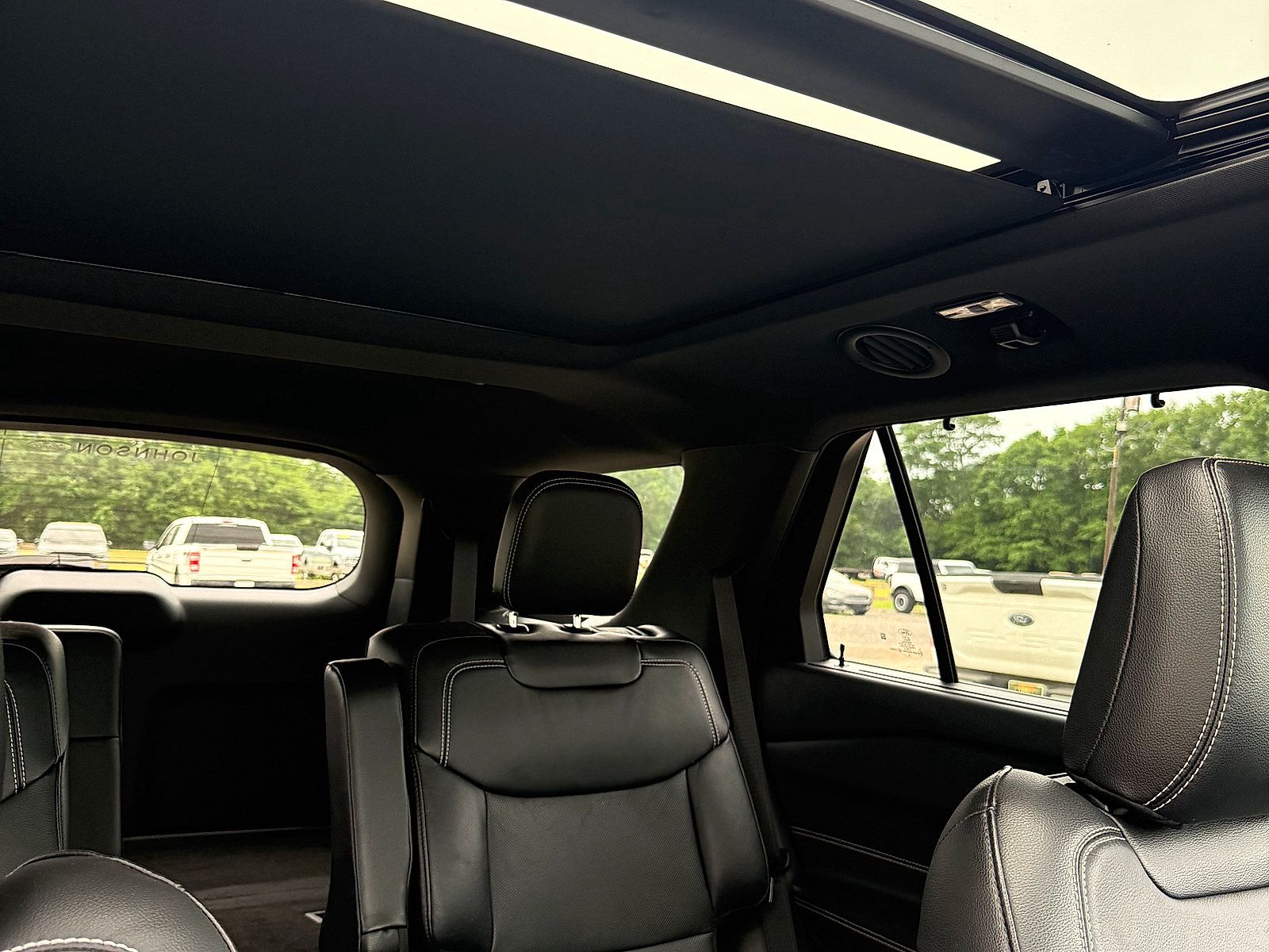 Used 2023 Ford Explorer ST w/ Equipment Group 401A AWD/4WD image 18