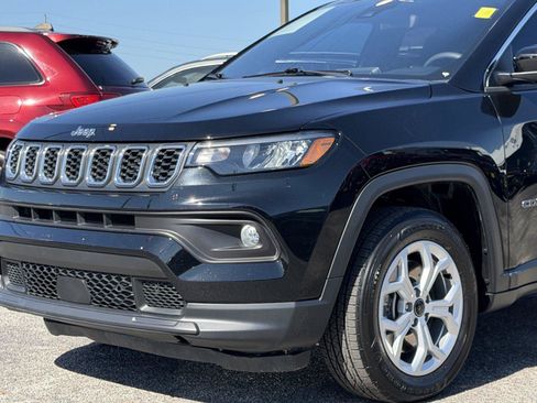 Used 2025 Jeep Compass Latitude AWD/4WD image 9