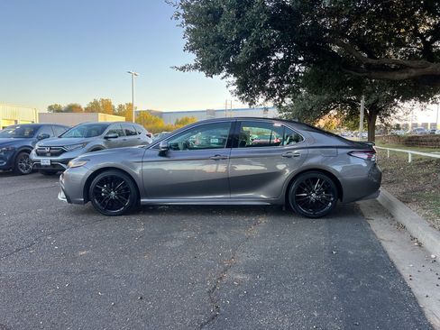Used 2023 Toyota Camry XSE image 4