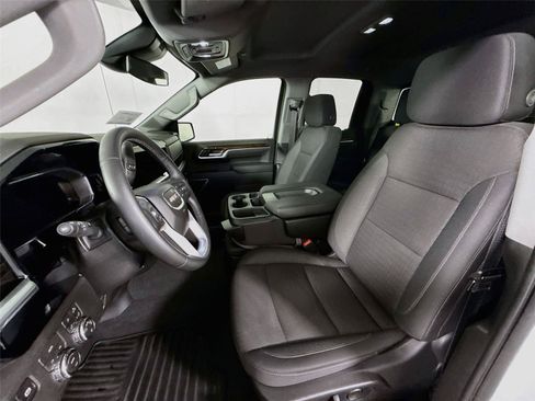 New 2026 GMC Sierra 1500 SLE w/ Preferred Package AWD/4WD image 15