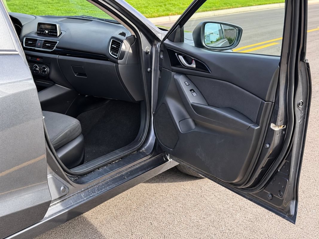 Used 2014 MAZDA MAZDA3 i Sport FWD image 20