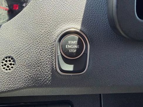 Used 2025 Mercedes-Benz Sprinter 2500 image 14
