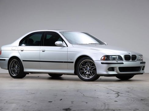 Used 2003 BMW M5 image 3