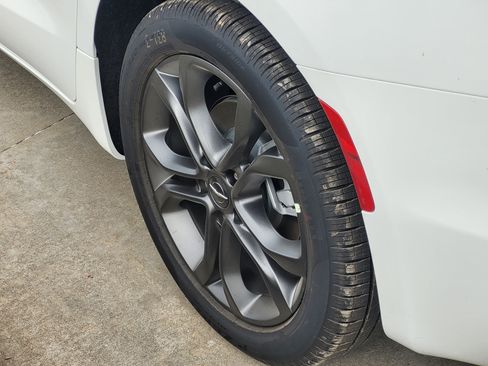 New 2026 Chrysler Pacifica Select image 5