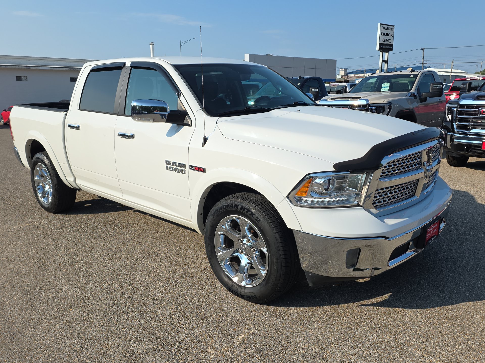 Used 2016 RAM 1500 Laramie w/ Convenience Group AWD/4WD image 2